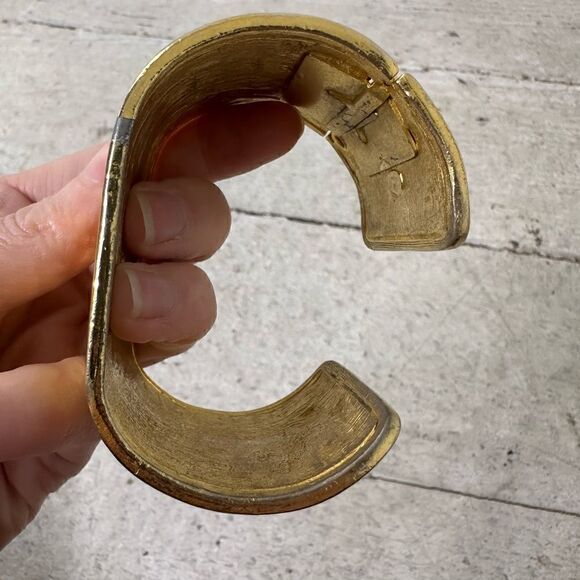 Sold - Picture 3 of 10